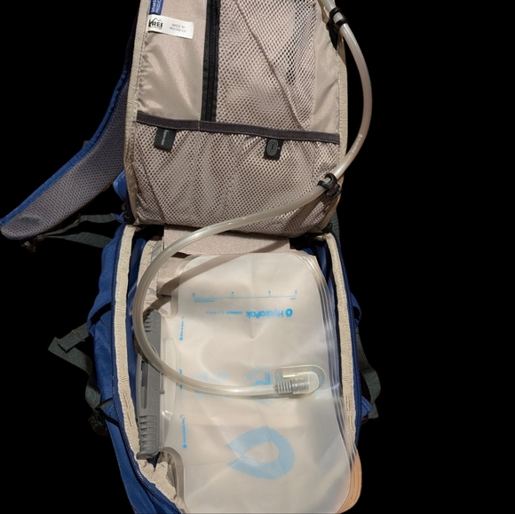REI LINK HYDRO 15L / 2L BLADDER - DAY PACK, BACKPACK, BAG - Picture 7 of 10